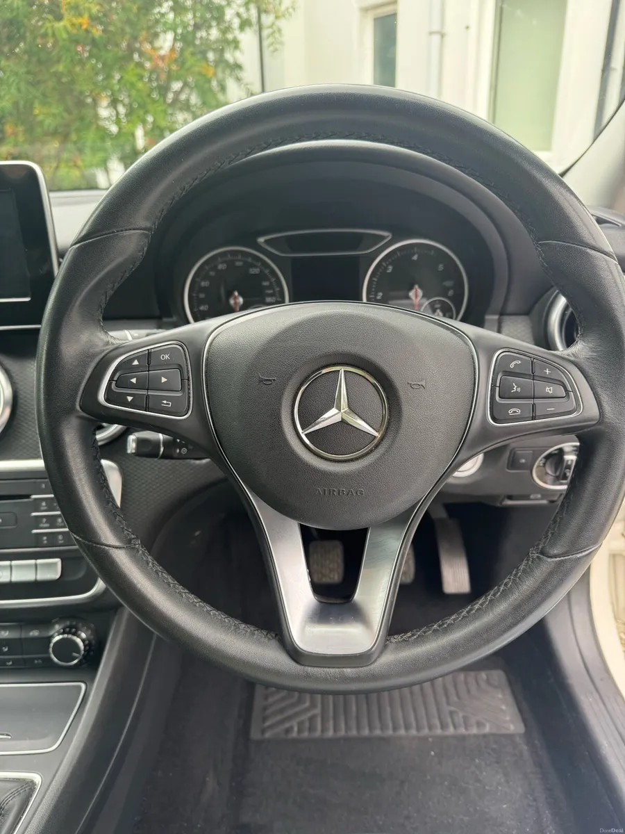 2017 (172) Mercedes-Benz A180d - Image 4