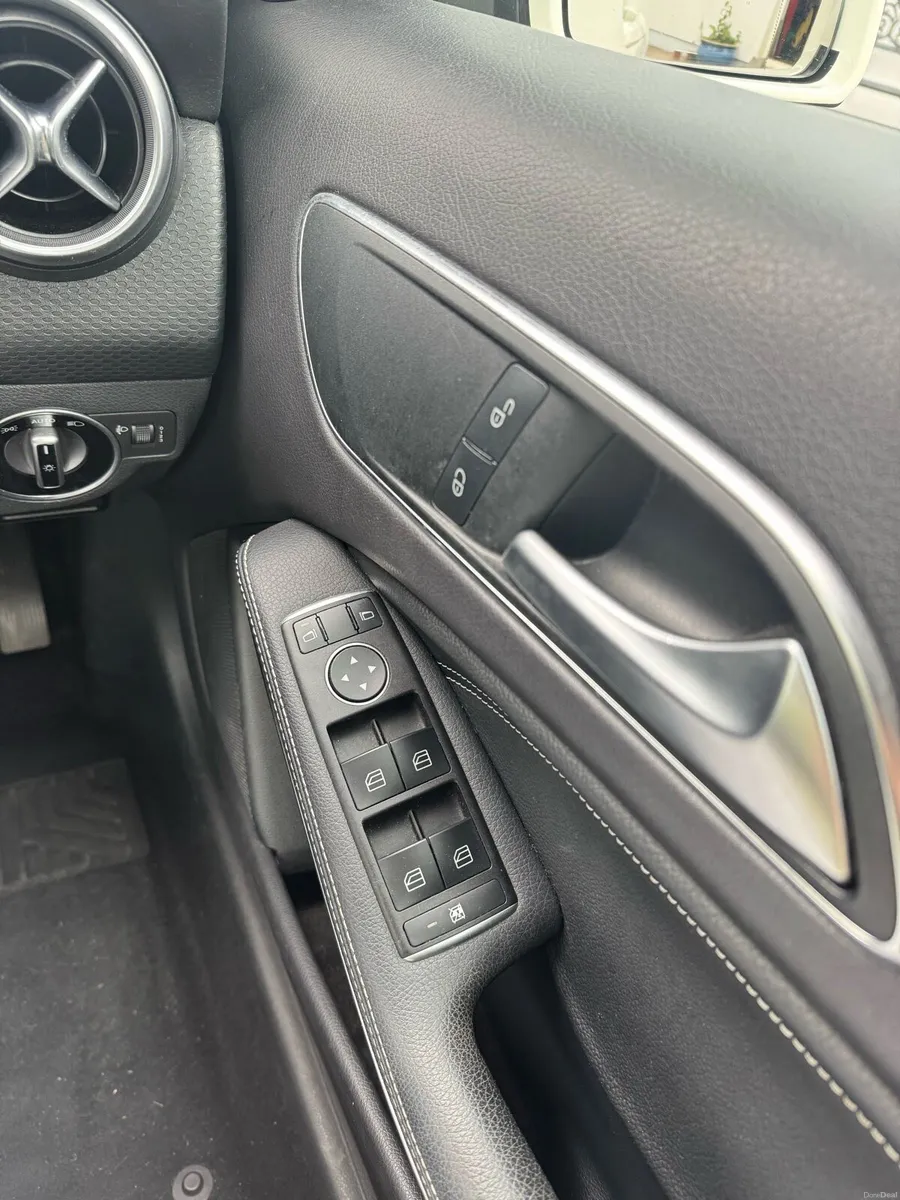 2017 (172) Mercedes-Benz A180d - Image 6