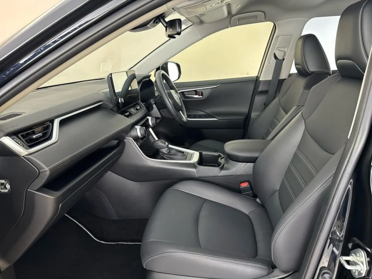Toyota RAV4 HYBRID SOL - Image 6