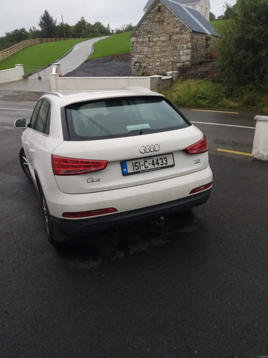 Audi Q3 2015 - Image 2