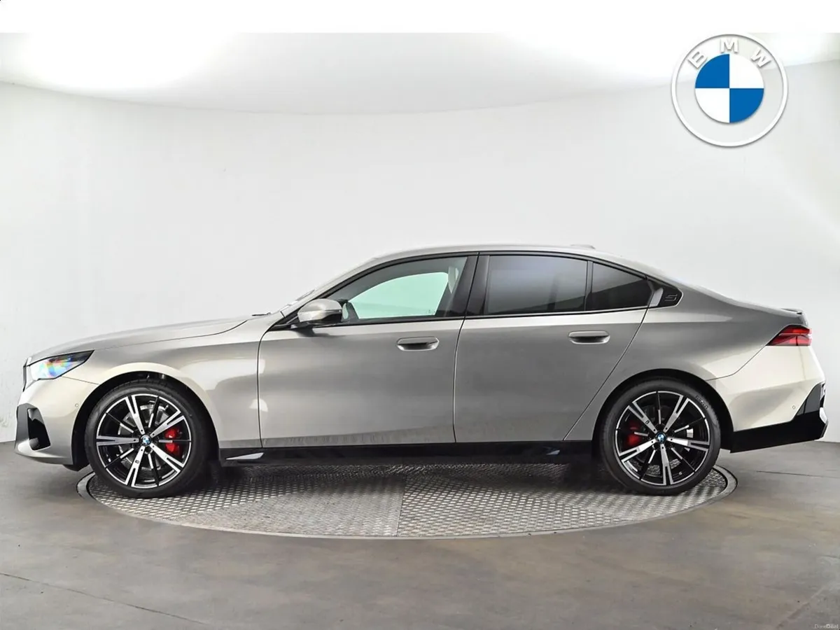 BMW 5-Series 520i M Sport Pro Saloon - Image 3