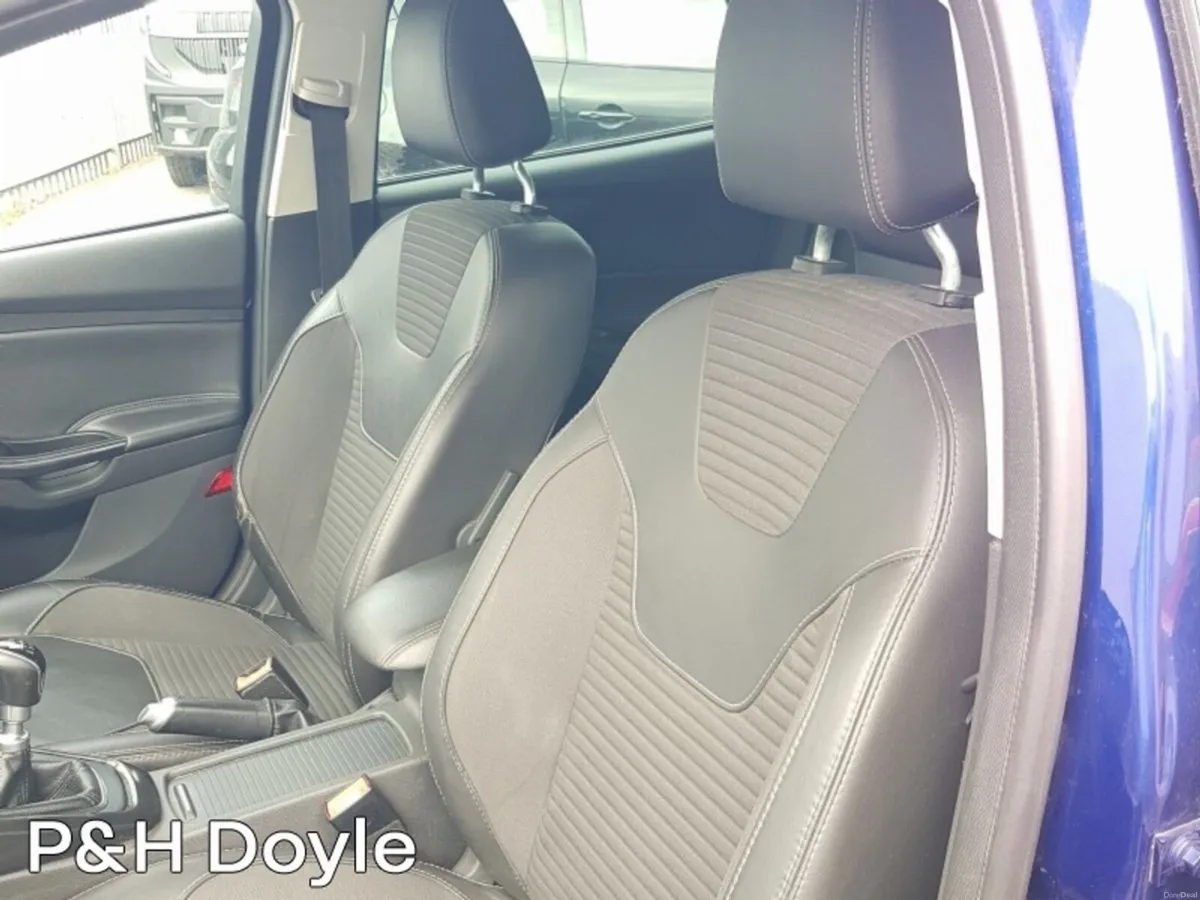 Ford Focus TITANIUM - Image 4