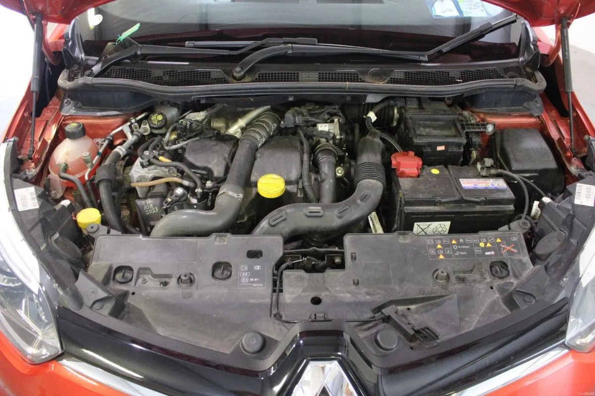 Renault Captur dCi 90 EDC SIGNATURE NAV - TENDER 4 - Image 6