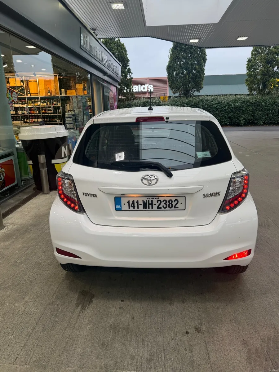 Toyota Yaris 2014 1.3 petrol - Image 3