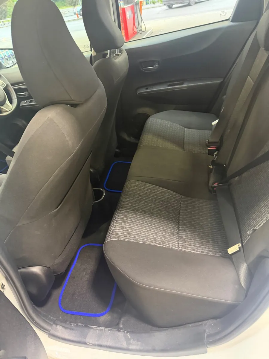 Toyota Yaris 2014 1.3 petrol - Image 4