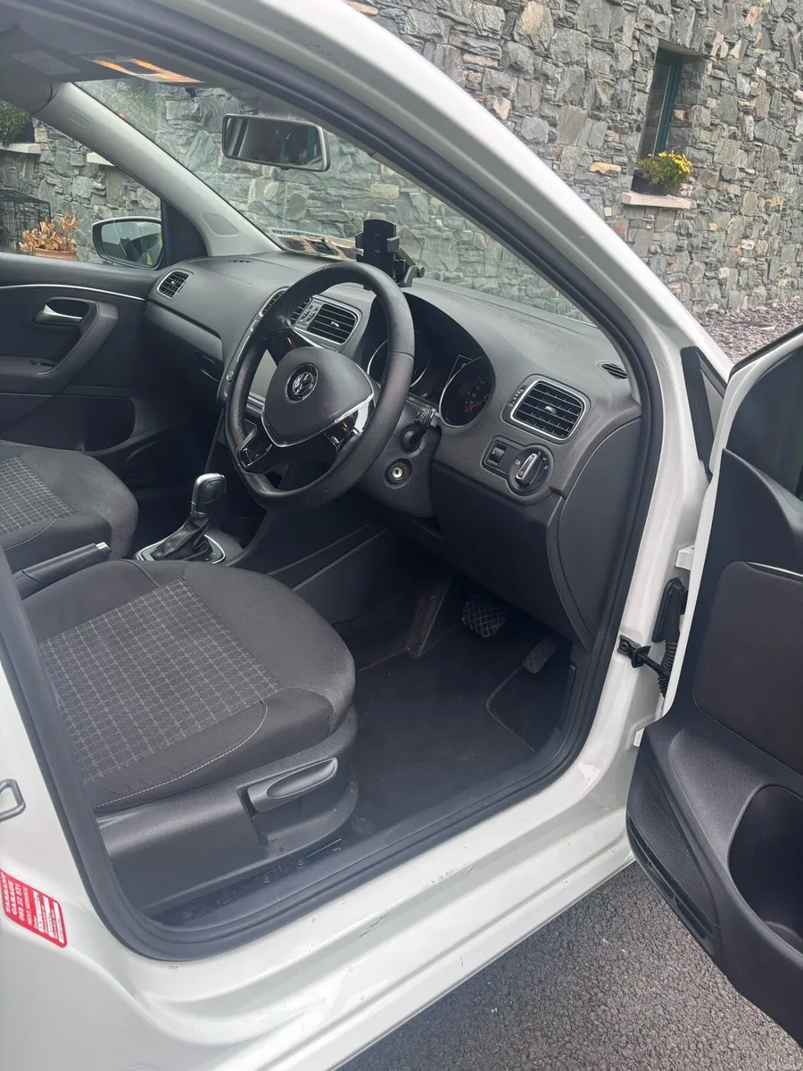 Car - Image 4