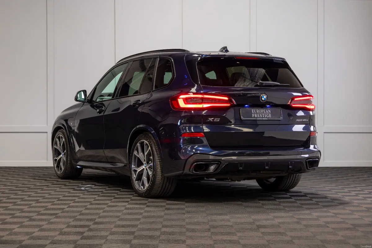 212 BMW X5 X-Drive 45e M-Sport - Image 4