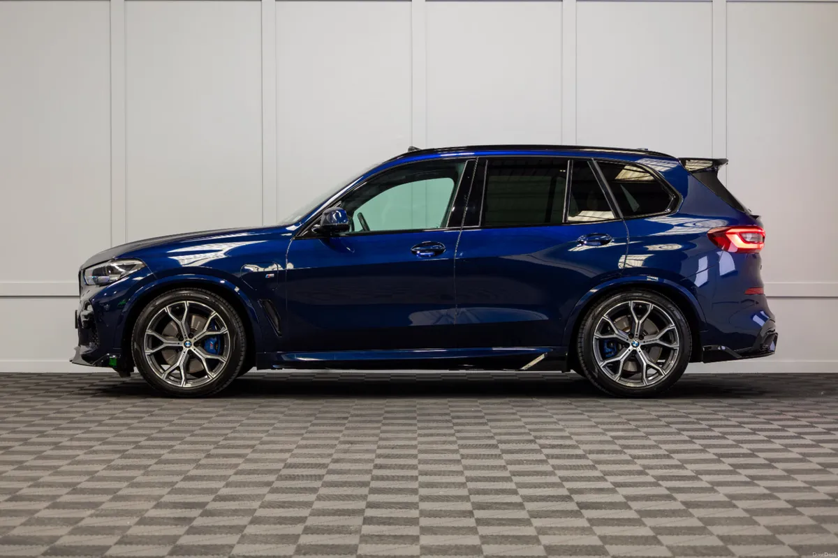 2021 BMW X5 X-Drive 45e M-Sport - Image 3