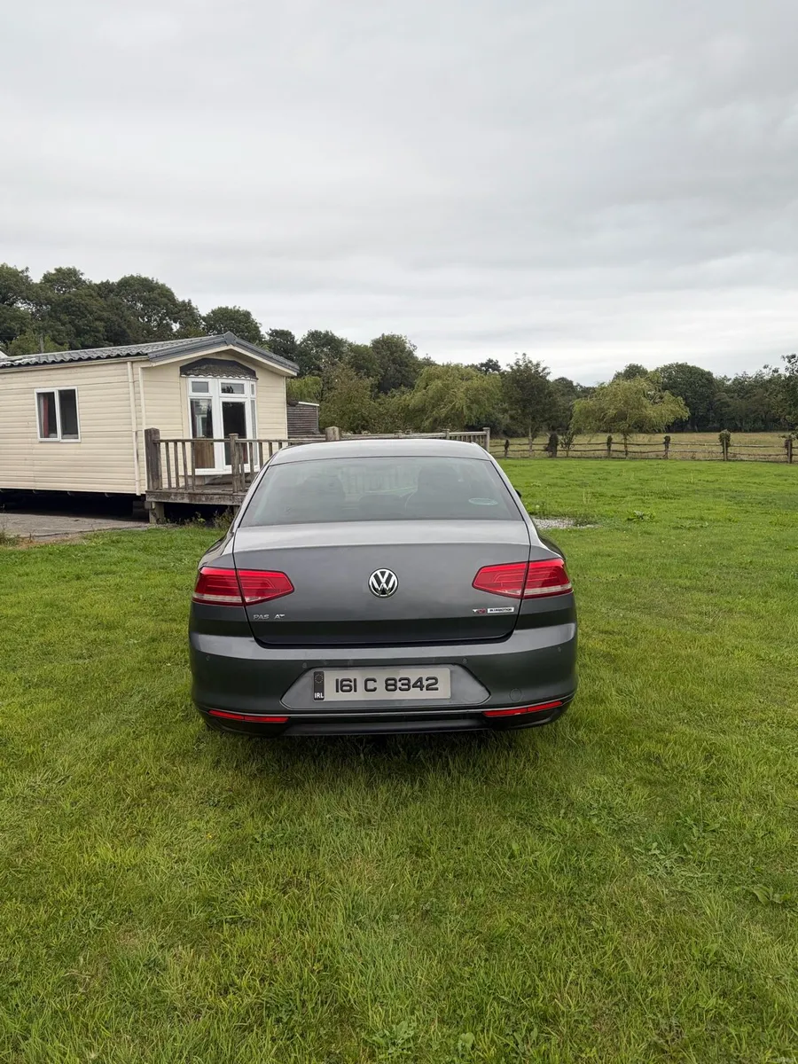 Volkswagen Passat - Image 3