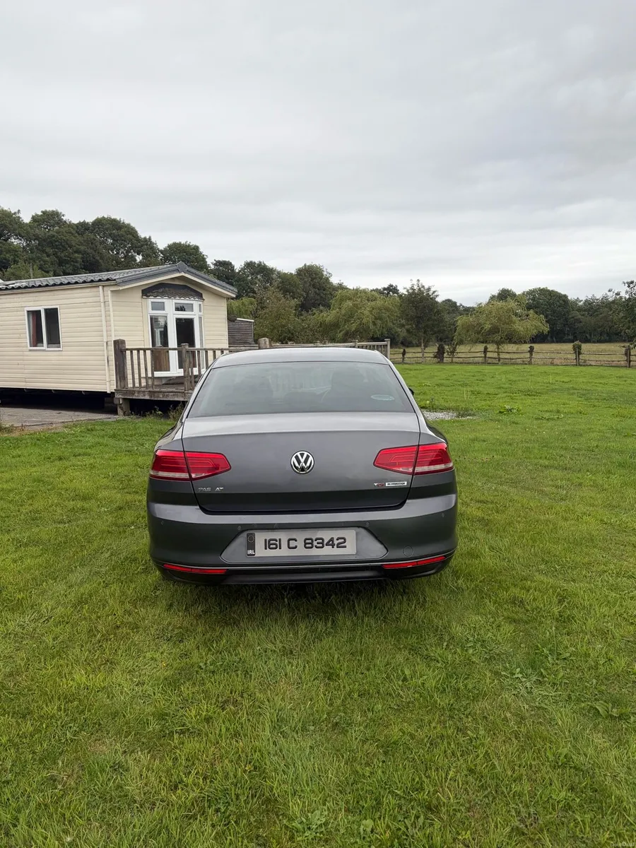 Volkswagen Passat - Image 4