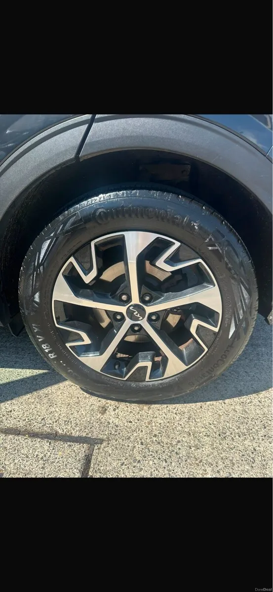 Car - Image 4