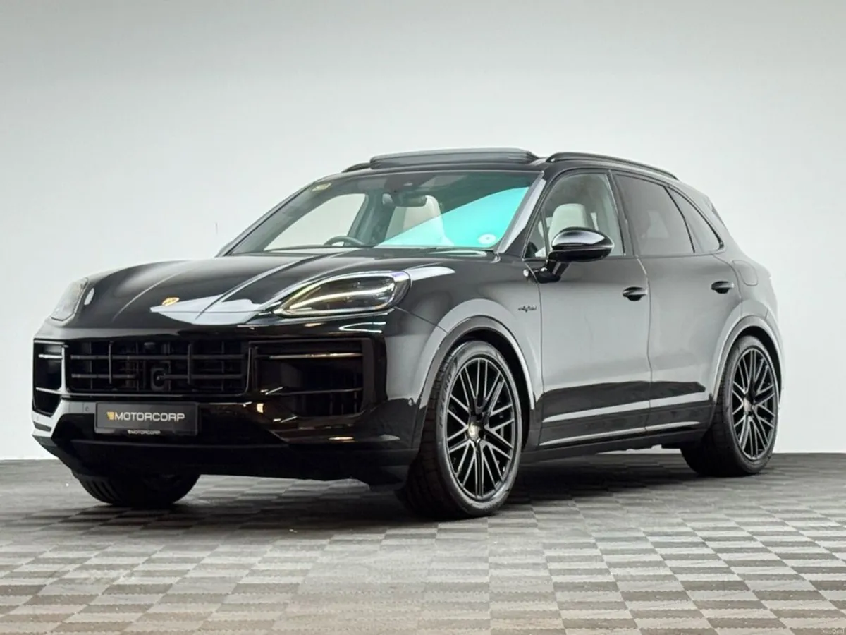 Porsche Cayenne BLACK EDITION V6 E-HYBRID - Image 3