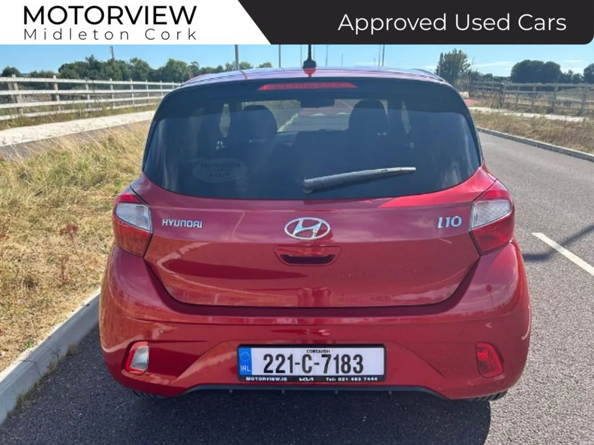 Hyundai i10 *AUTOMATIC* Deluxe 5DR, Metallic Red - Image 6