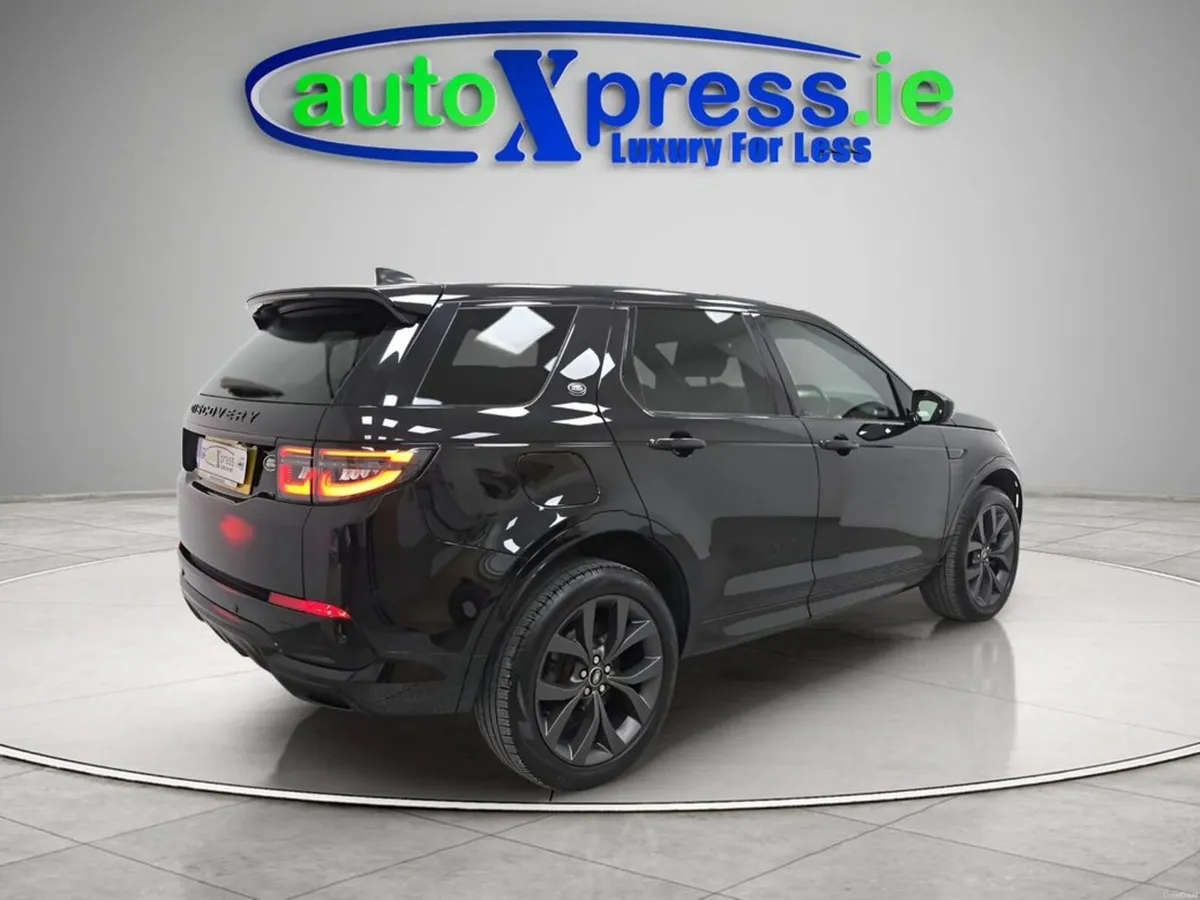 Land Rover Discovery Sport R-DYNAMIC SE Plug in Hy - Image 5