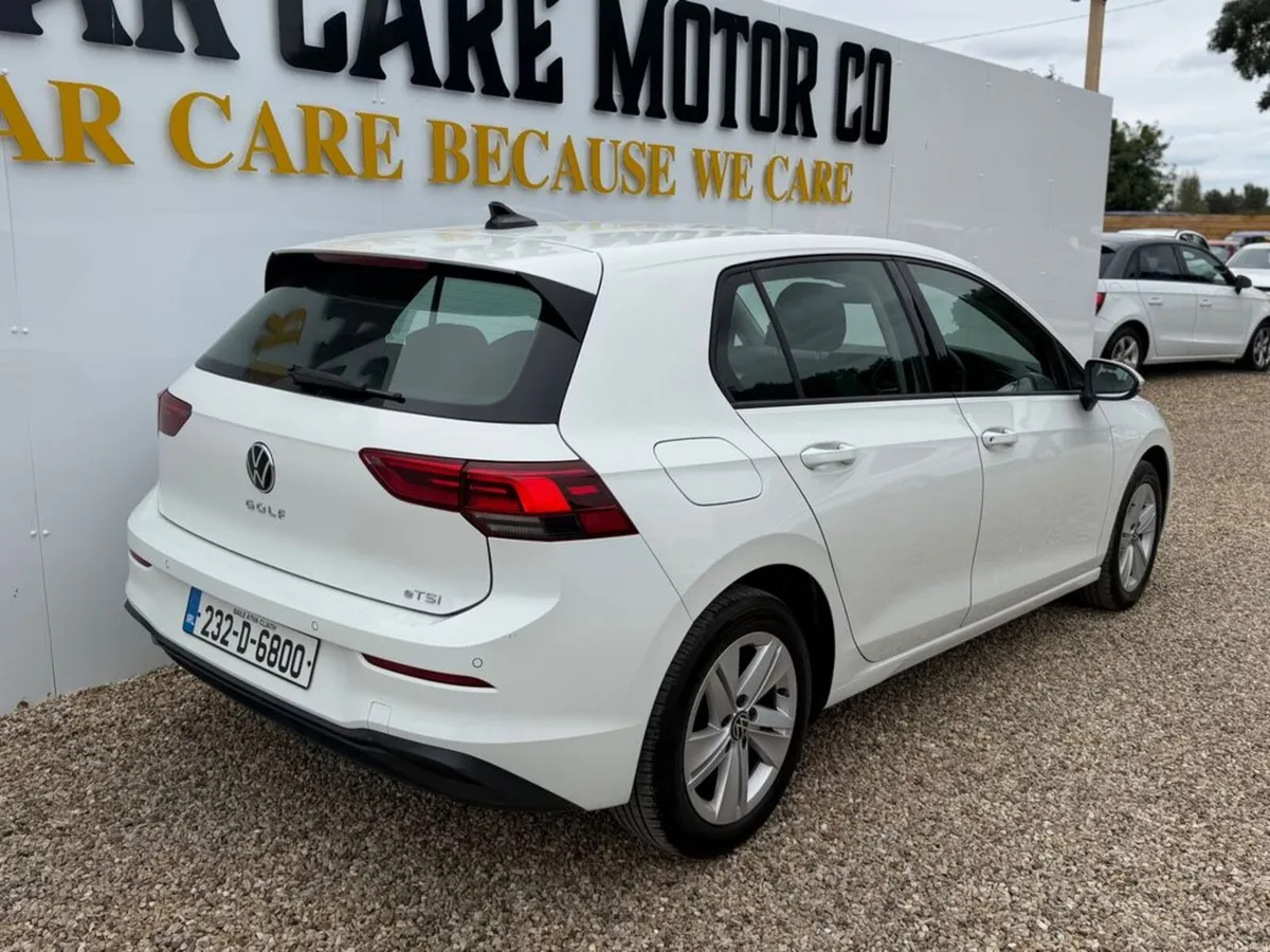 Volkswagen Golf Life 1.0 TSI Mhev 110HP 5 - Image 4