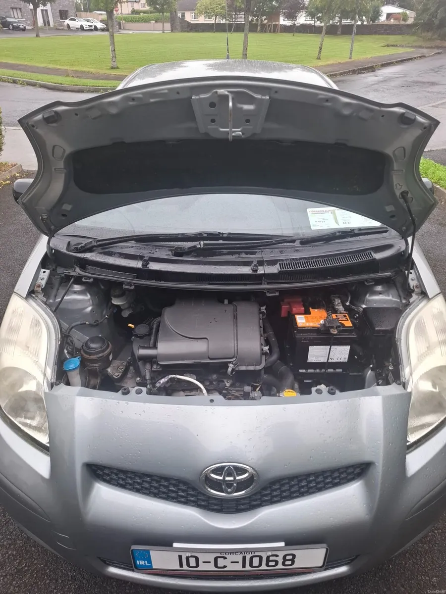 Toyota Yaris 2010 - Image 5