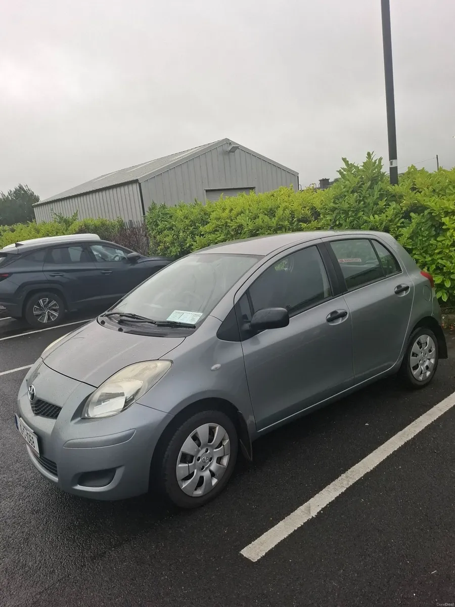 Toyota Yaris 2010 - Image 1