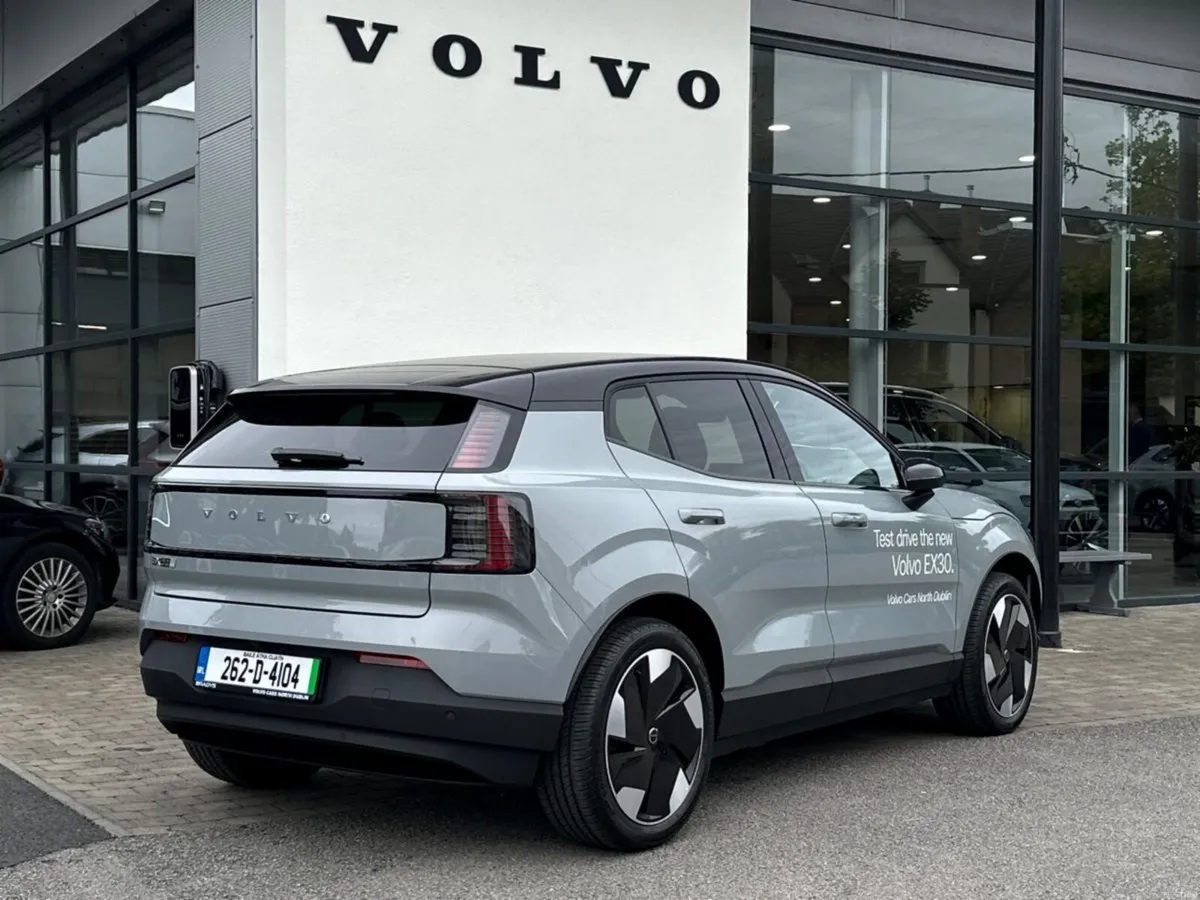 Volvo EX30 Extended Range single motor- DEMO MODEL - Image 6