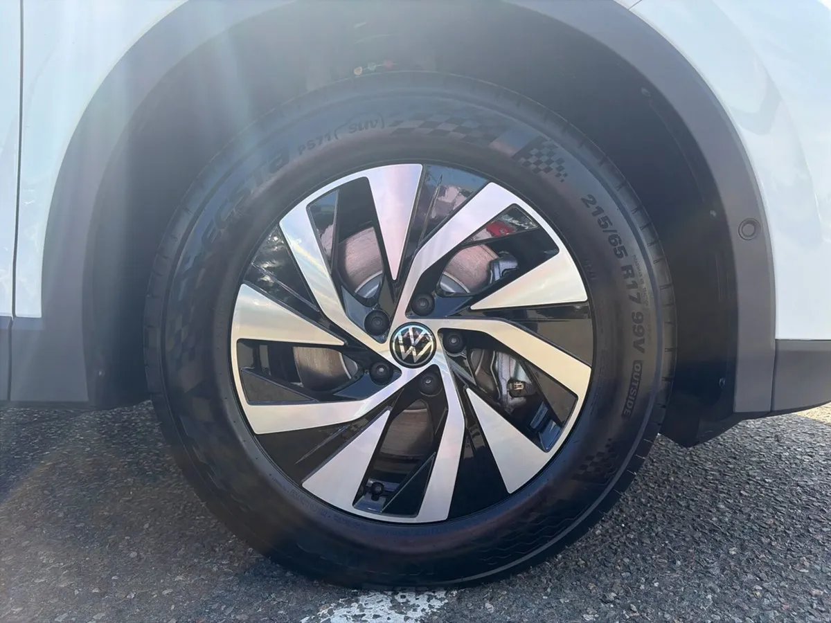 Volkswagen Tiguan EDITION 75 2.0TDI DSG 150HP - Image 5