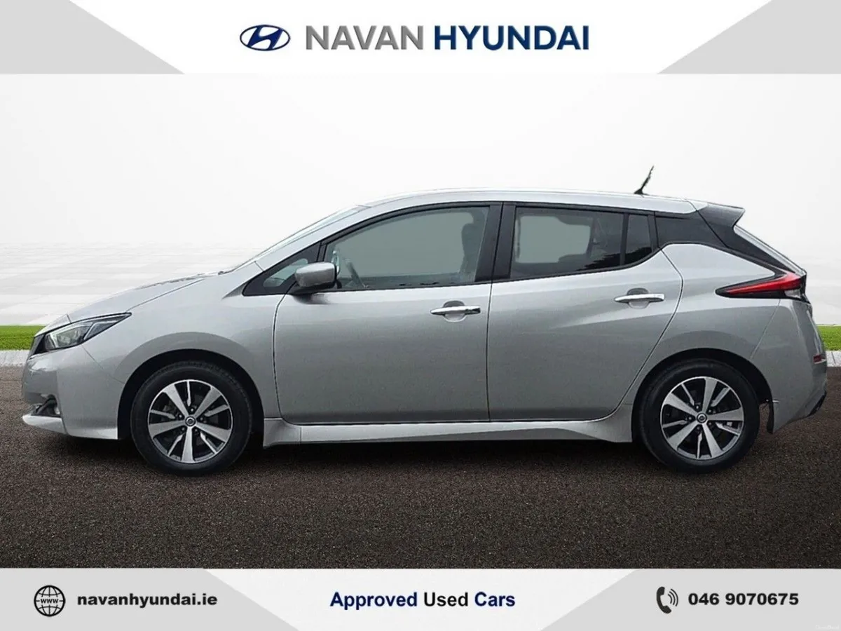 Nissan Leaf SV 40 kWh - Image 4
