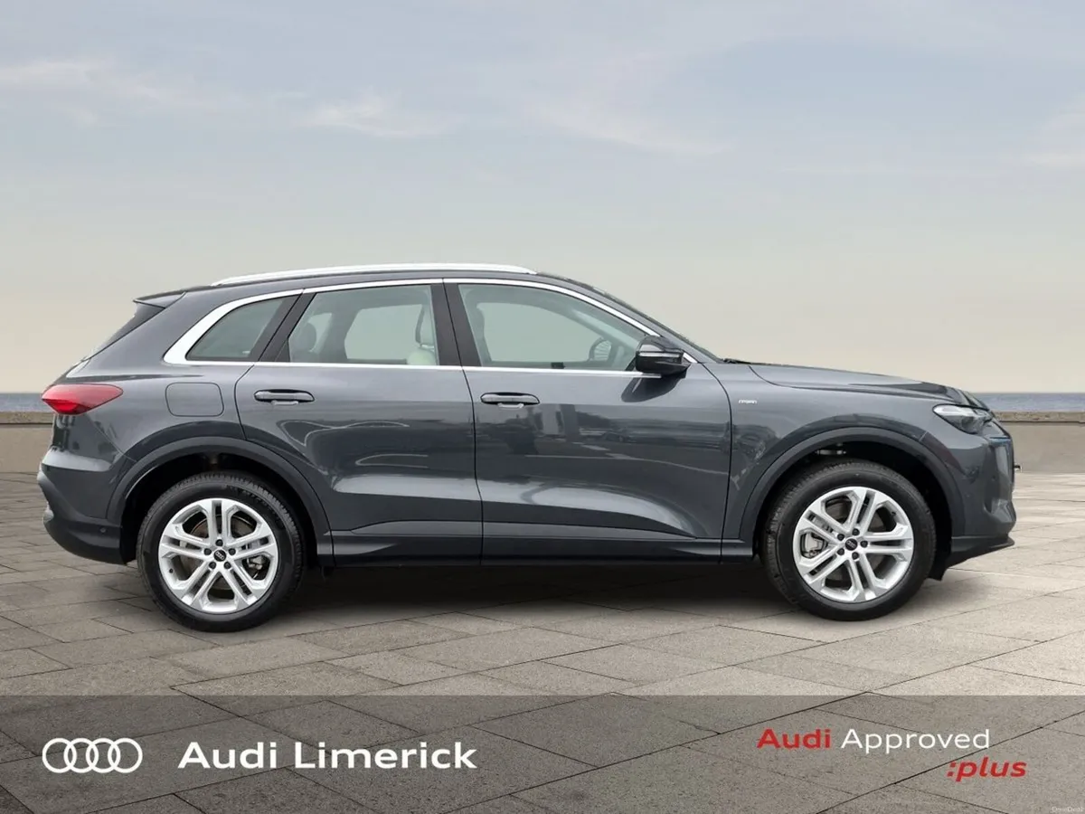 Audi Q5 Q5 E-HYBRID 220  Q SE  + SPORTS SEATS - Image 4