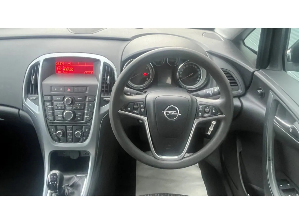 Opel Astra SALOON 1.6 CDTI 110PS 4DR - Image 6