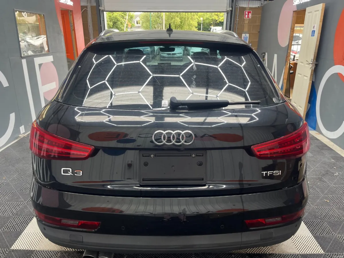Audi Q3 2016 AUDI Q3 1.4TFSI 63KM AUTOMATIC/ PARKI - Image 4