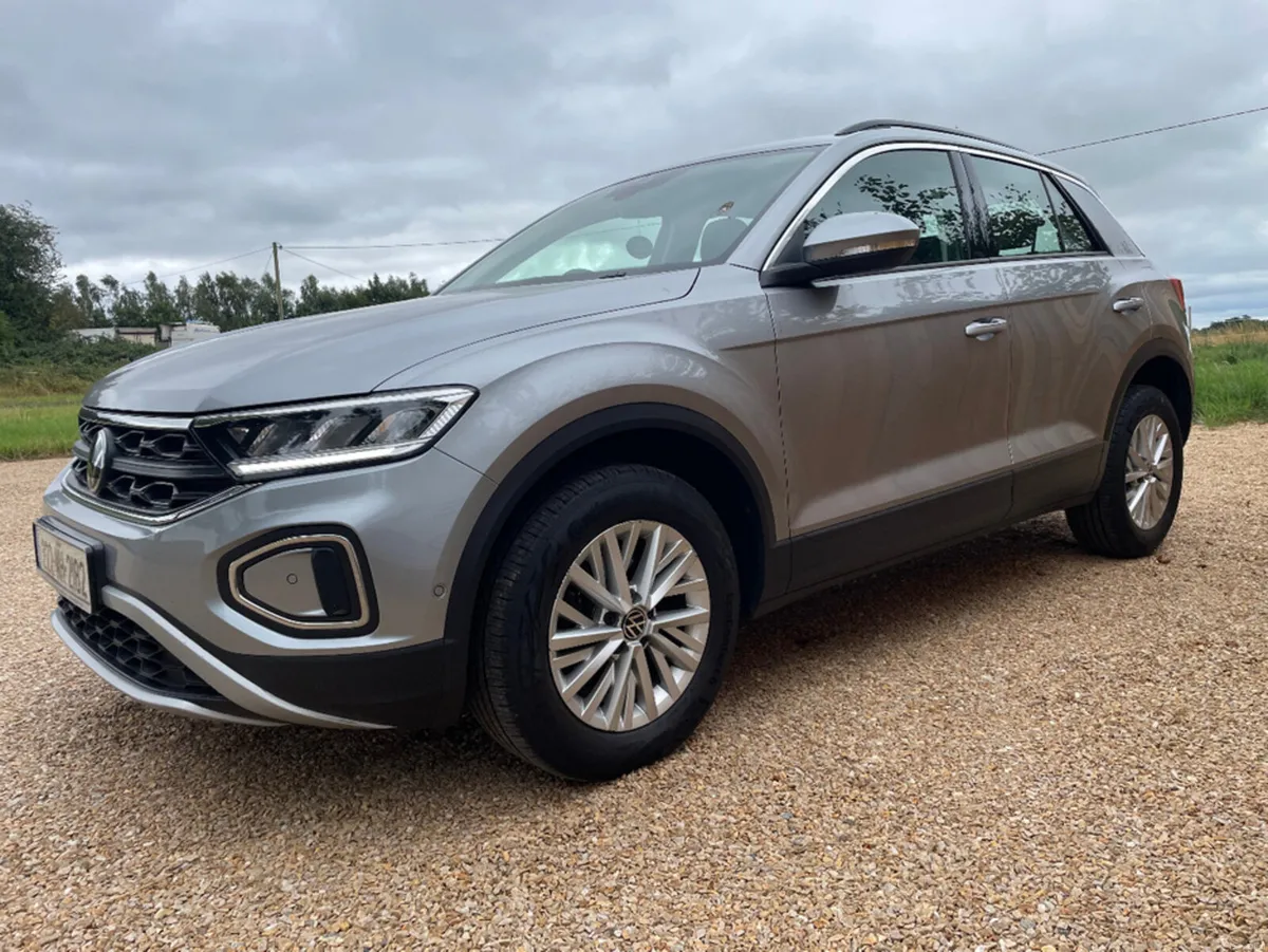 Volkswagen T-Roc 1.0 LITRE TSI LIFE MODEL - Image 4