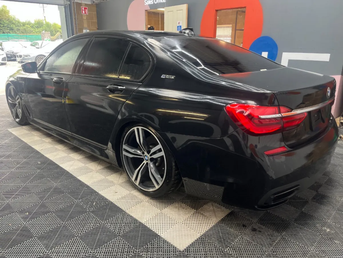 BMW 7-Series 2016 BMW 740 E IPERFORMANCE SPORT 2.0 - Image 5