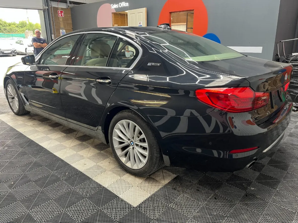 BMW 3-Series 2017 BMW 330E iM SPOILER IPAF 2.0 AUT - Image 4