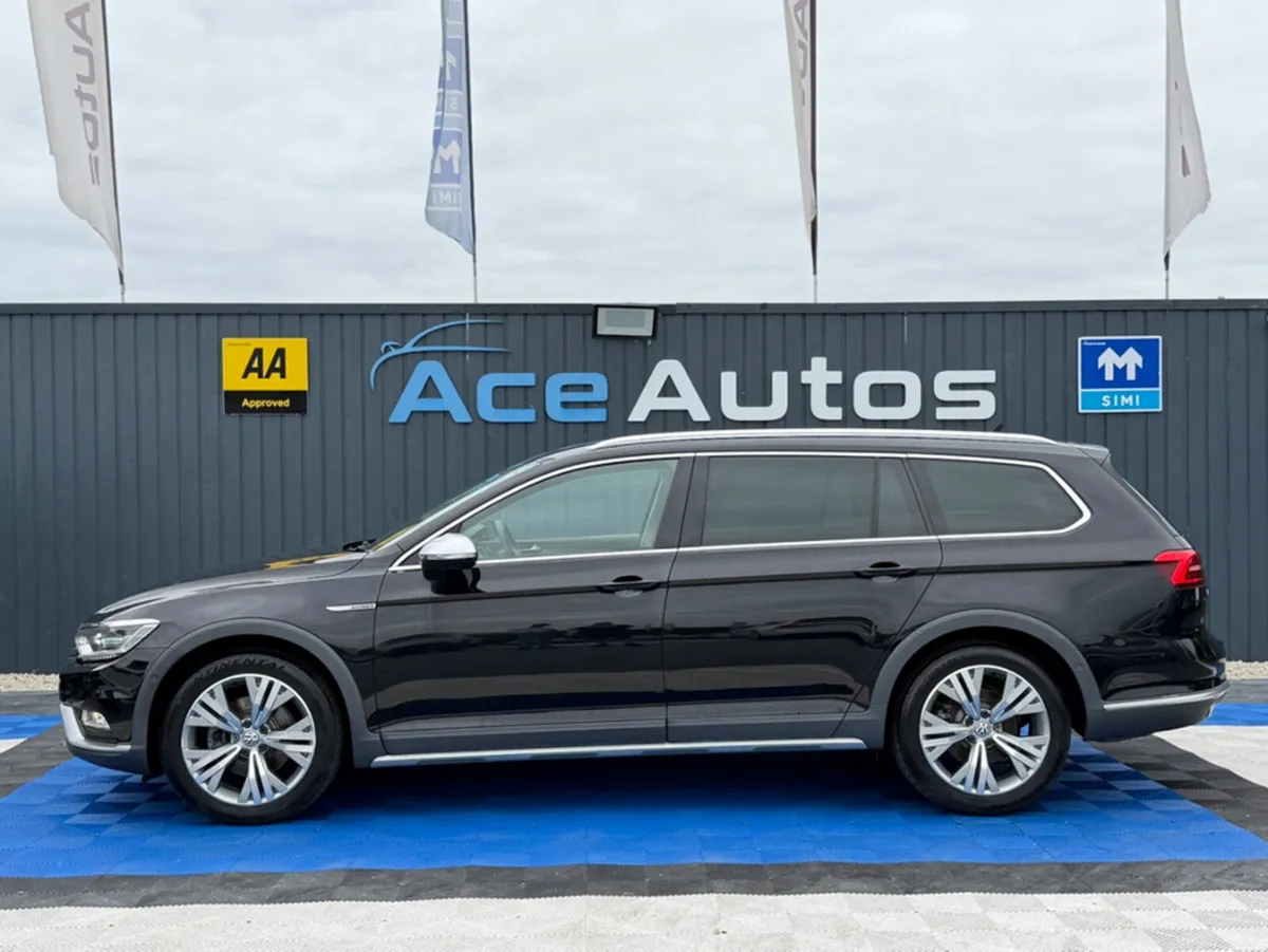 Volkswagen Passat ALLTRACK - 4WD - 2.0L DIESEL - A - Image 4