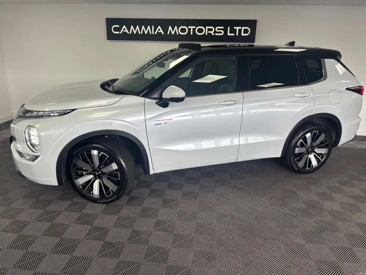 Mitsubishi Outlander *MITSUBISHI OUTLANDER PHEV* * - Image 2