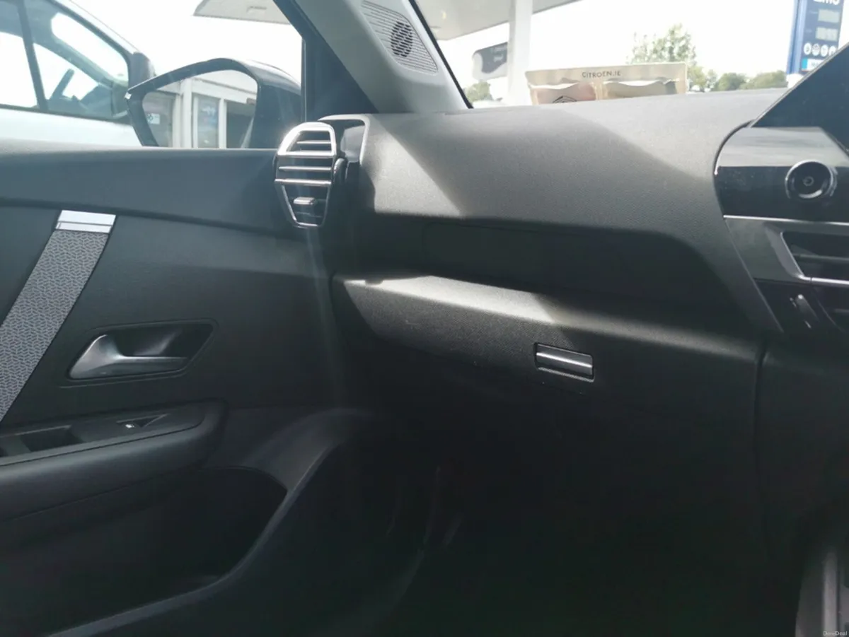 Citroen C4 FLAIR PACK PURETECH 130 EAT EAT8 E - Image 4