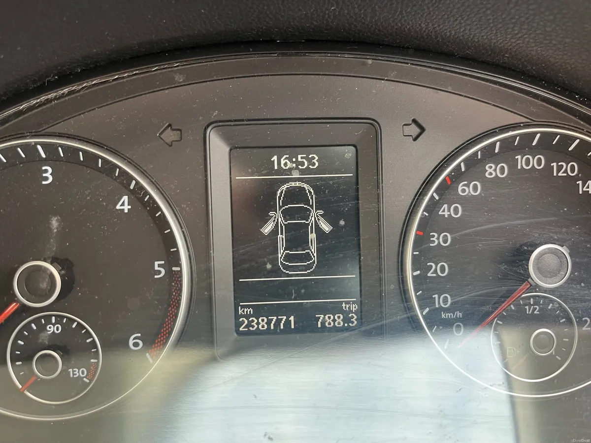 Volkswagen Jetta - Image 5