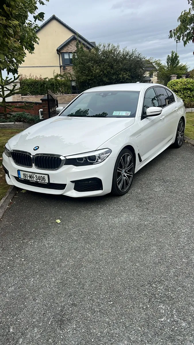 2019 BMW 530e MSport low kilometres - Image 1
