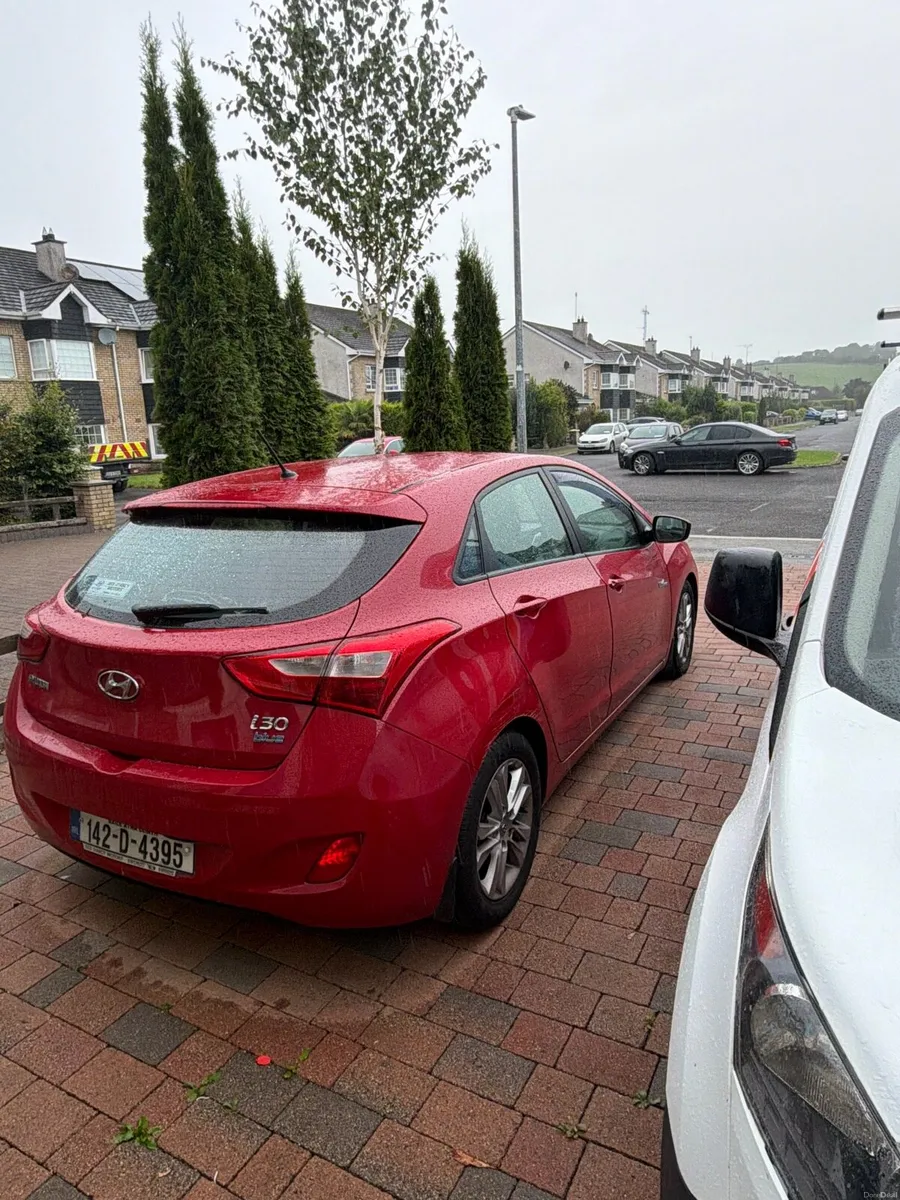Hyundai i30 low kms - Image 2