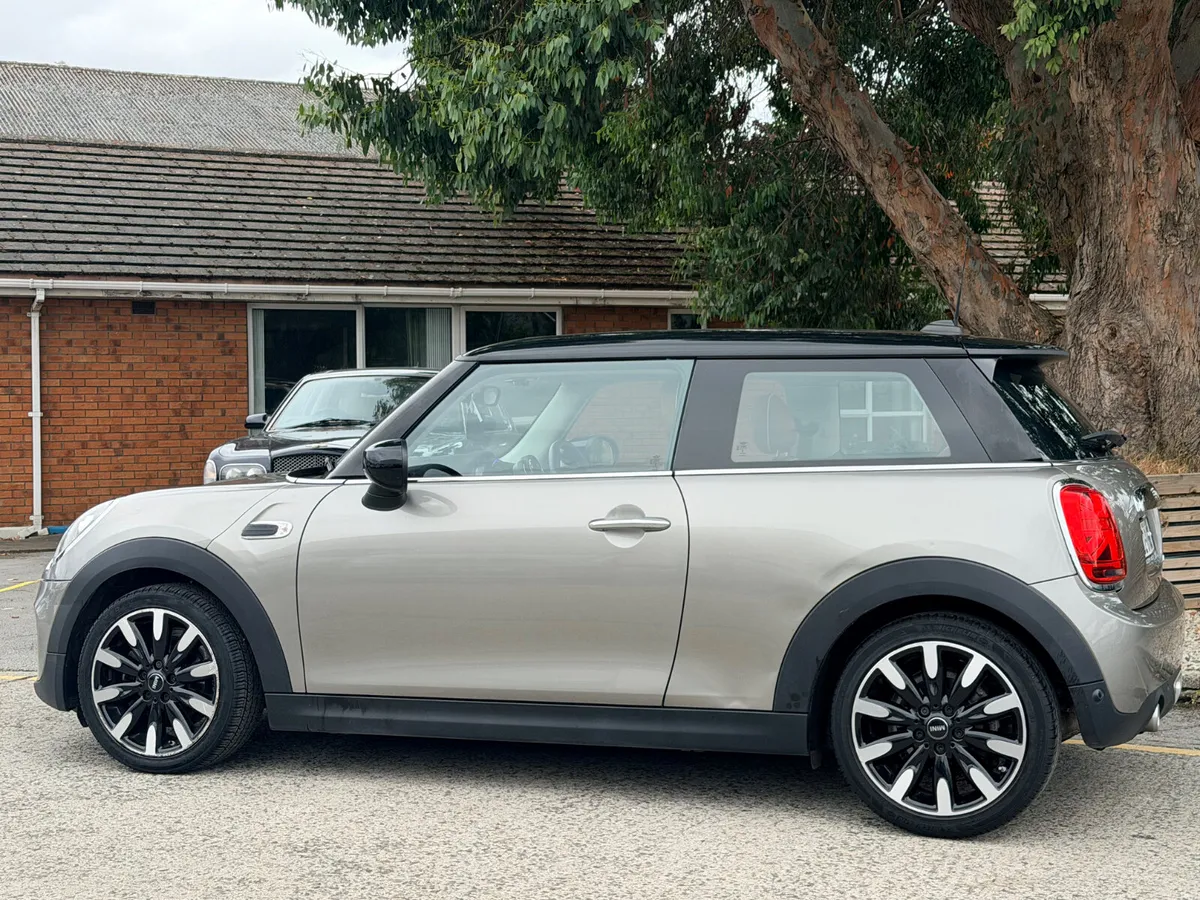 2019 Mini Cooper. LEATHER NTERIOR..SUNROOF - Image 3