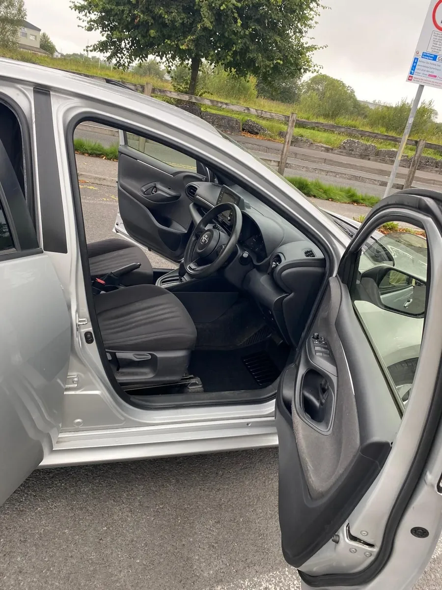 Automatic Toyota Yaris 2020 - Image 3