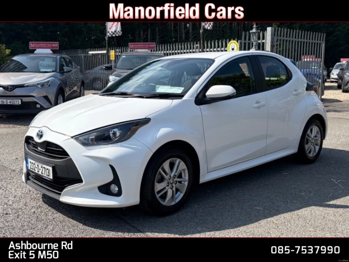 2023 *IRISH*Toyota Yaris Luna 1.5 Petrol Hybrid - Image 3