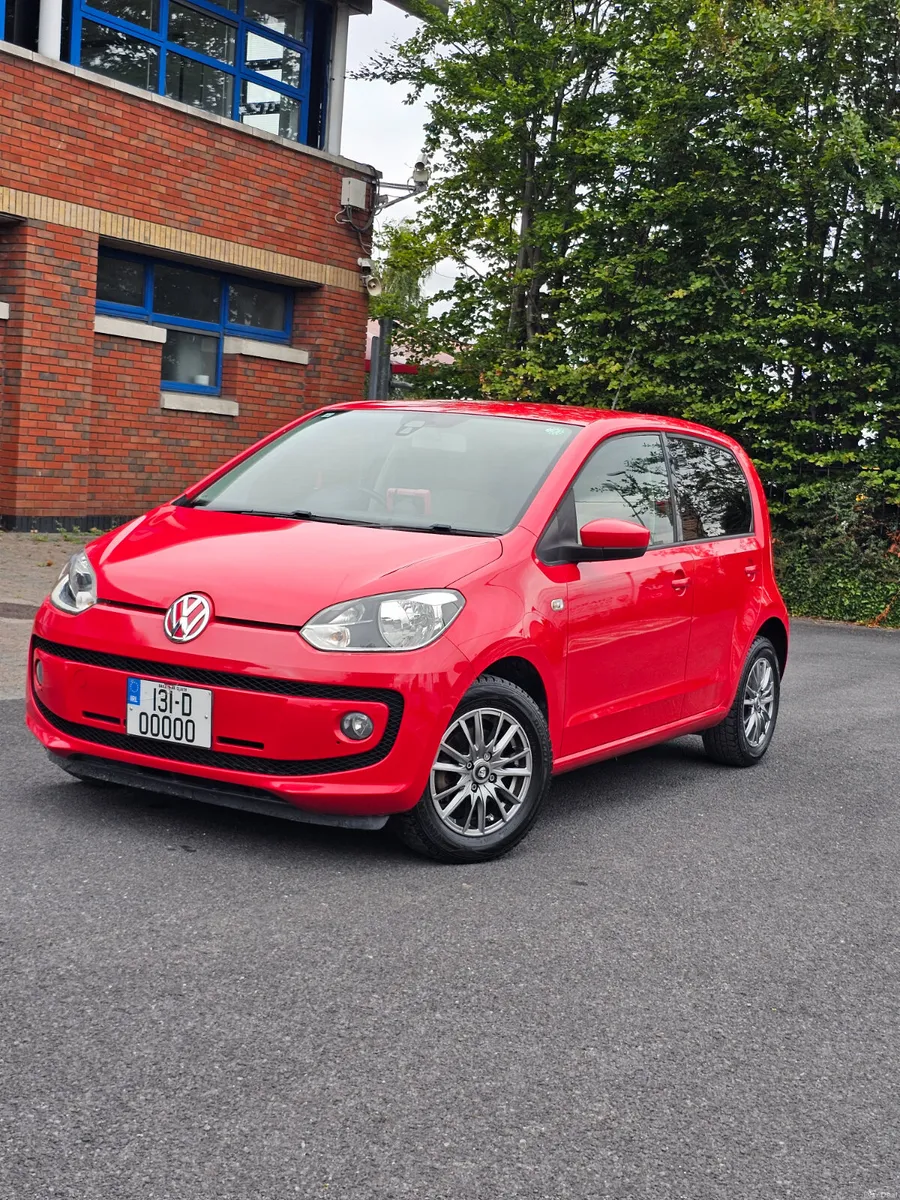 Volkwagen Up Automatic 2013 - Image 1