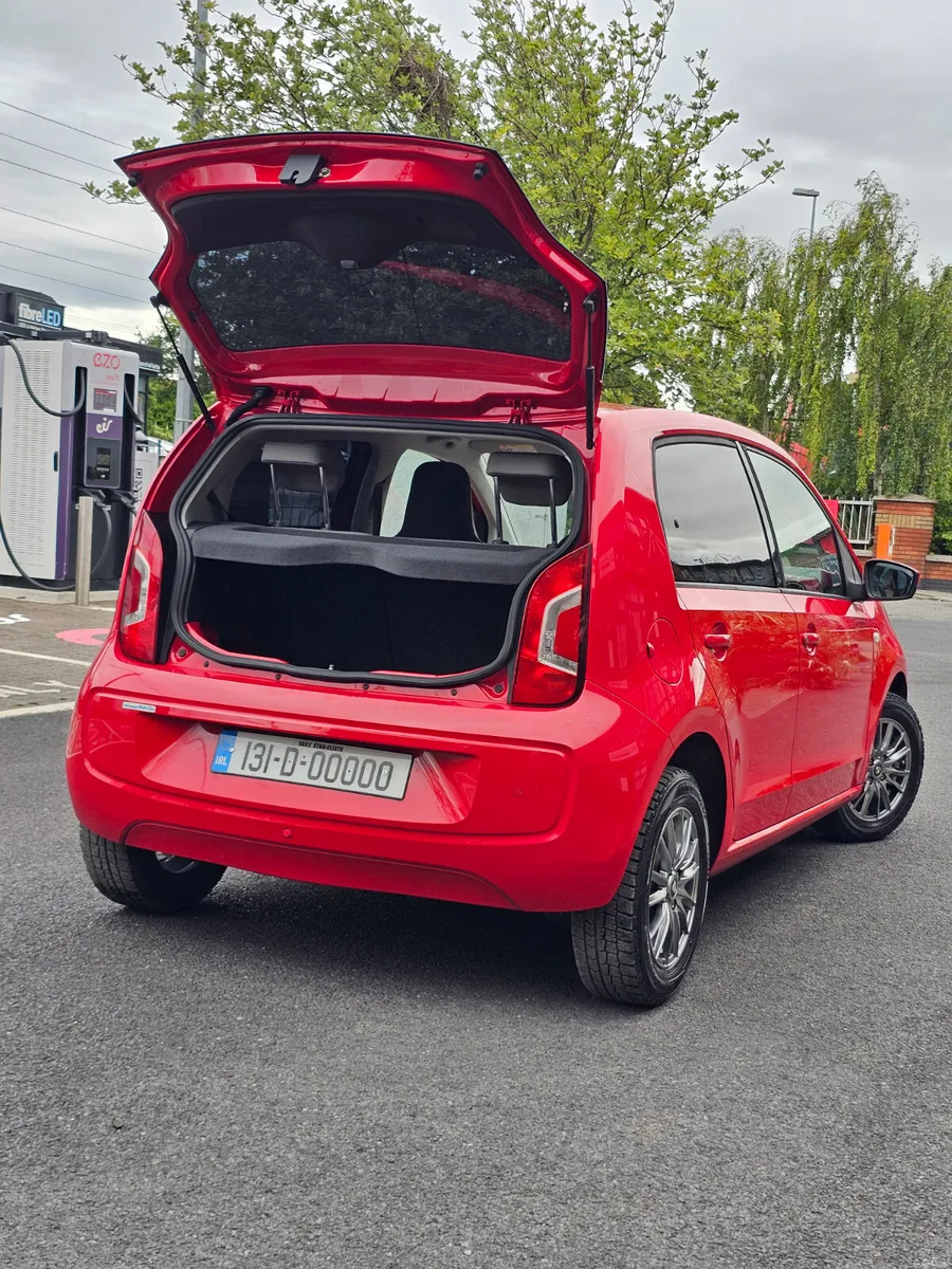 Volkwagen Up Automatic 2013 - Image 4