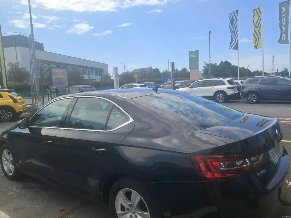 Skoda Superb 2019 - Image 6