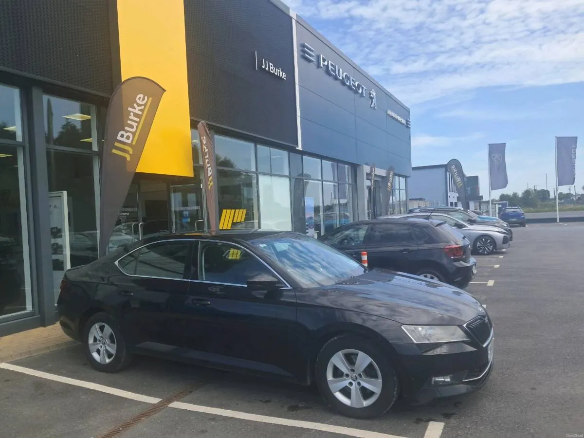 Skoda Superb 2019 - Image 5