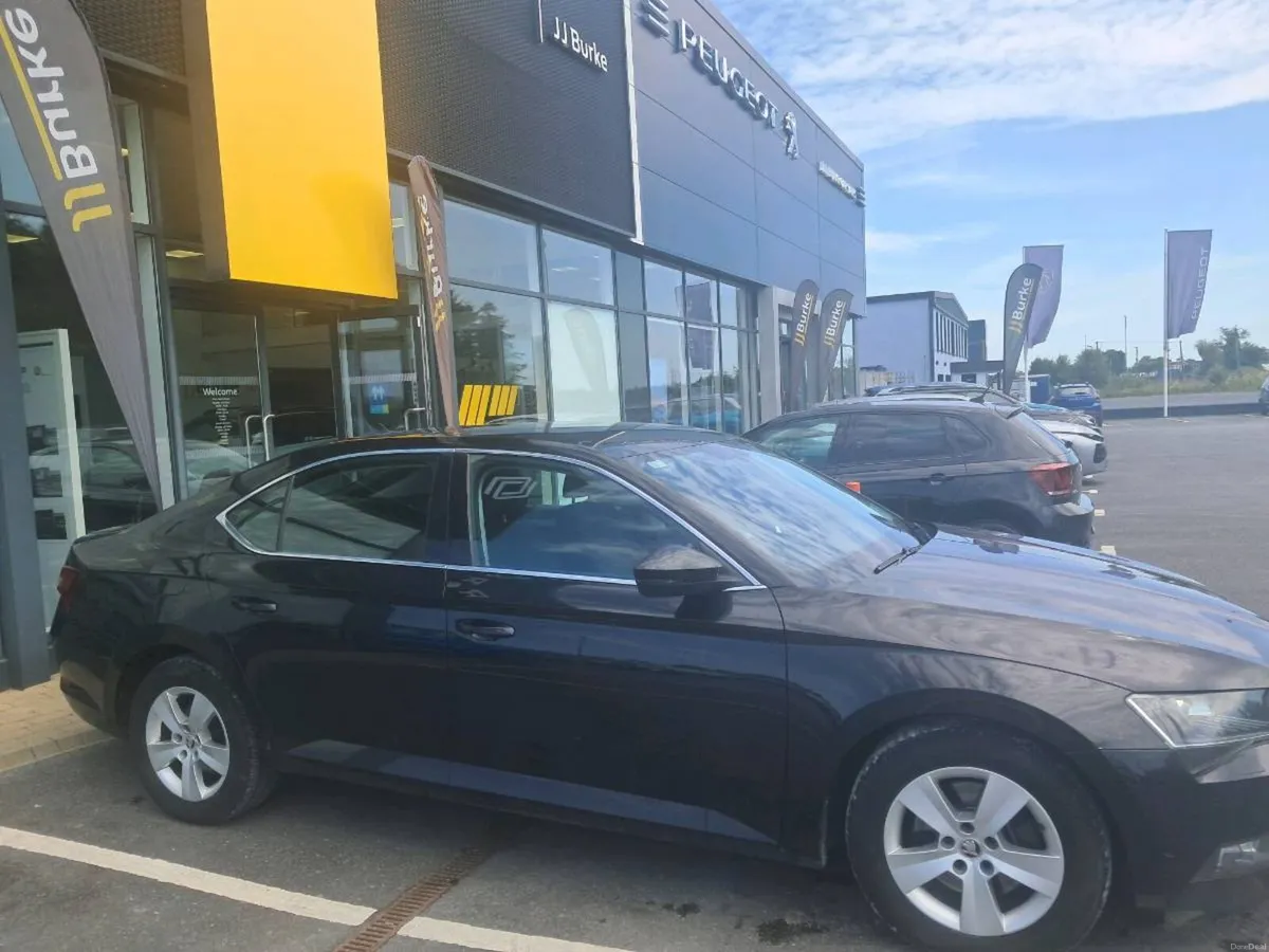 Skoda Superb 2019 - Image 4