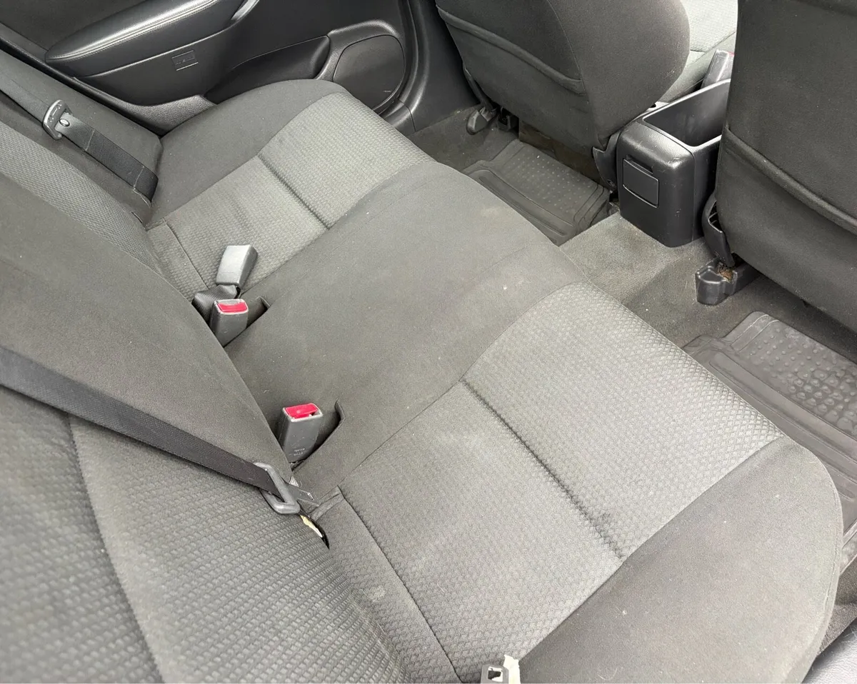 Toyota Avensis Strata 1.6 NCT 04/27 - Image 6