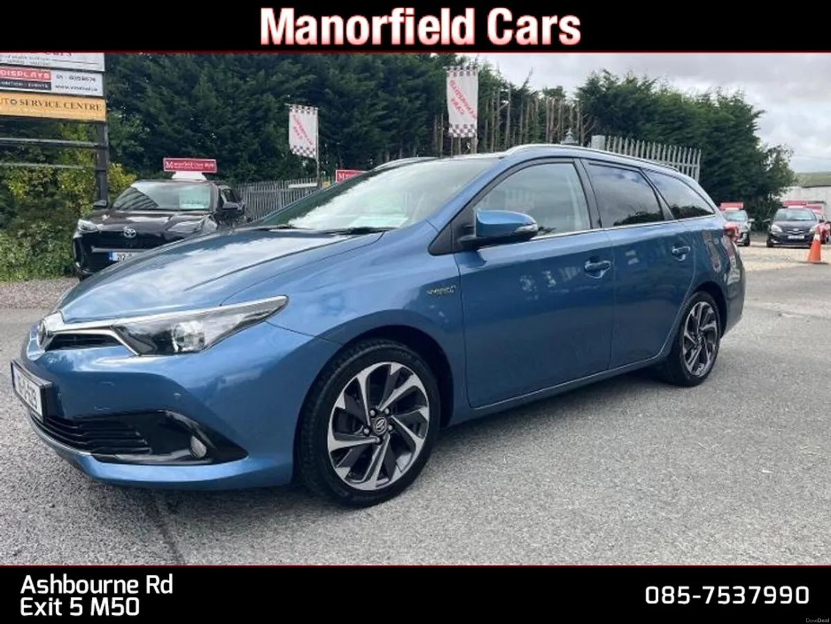 2016 Toyota Auris TOURING Sol 1.8 Petrol Hybrid - Image 3