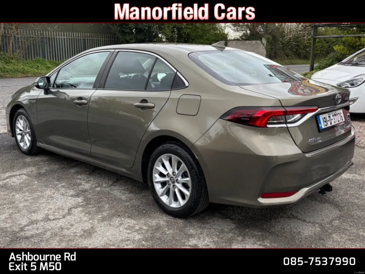 2019 Toyota Corolla Luna 1.8 Petrol Hybrid Auto - Image 6
