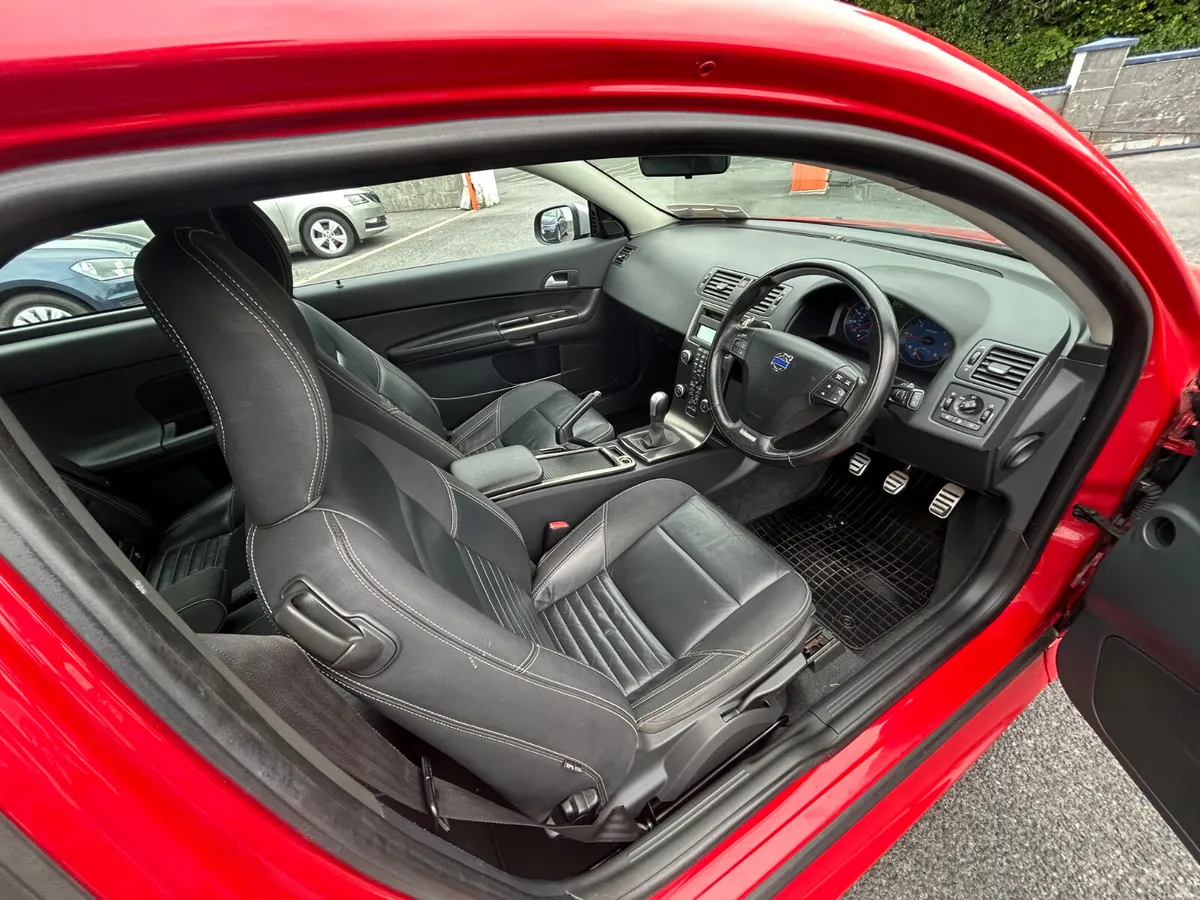 2011 Volvo C30 1.6 Diesel R-Design - Image 5