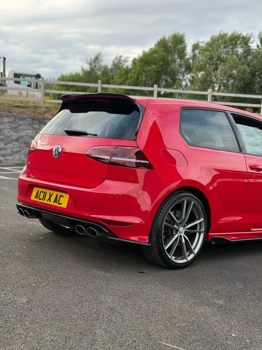 2015 Volkswagen Golf R - Image 6