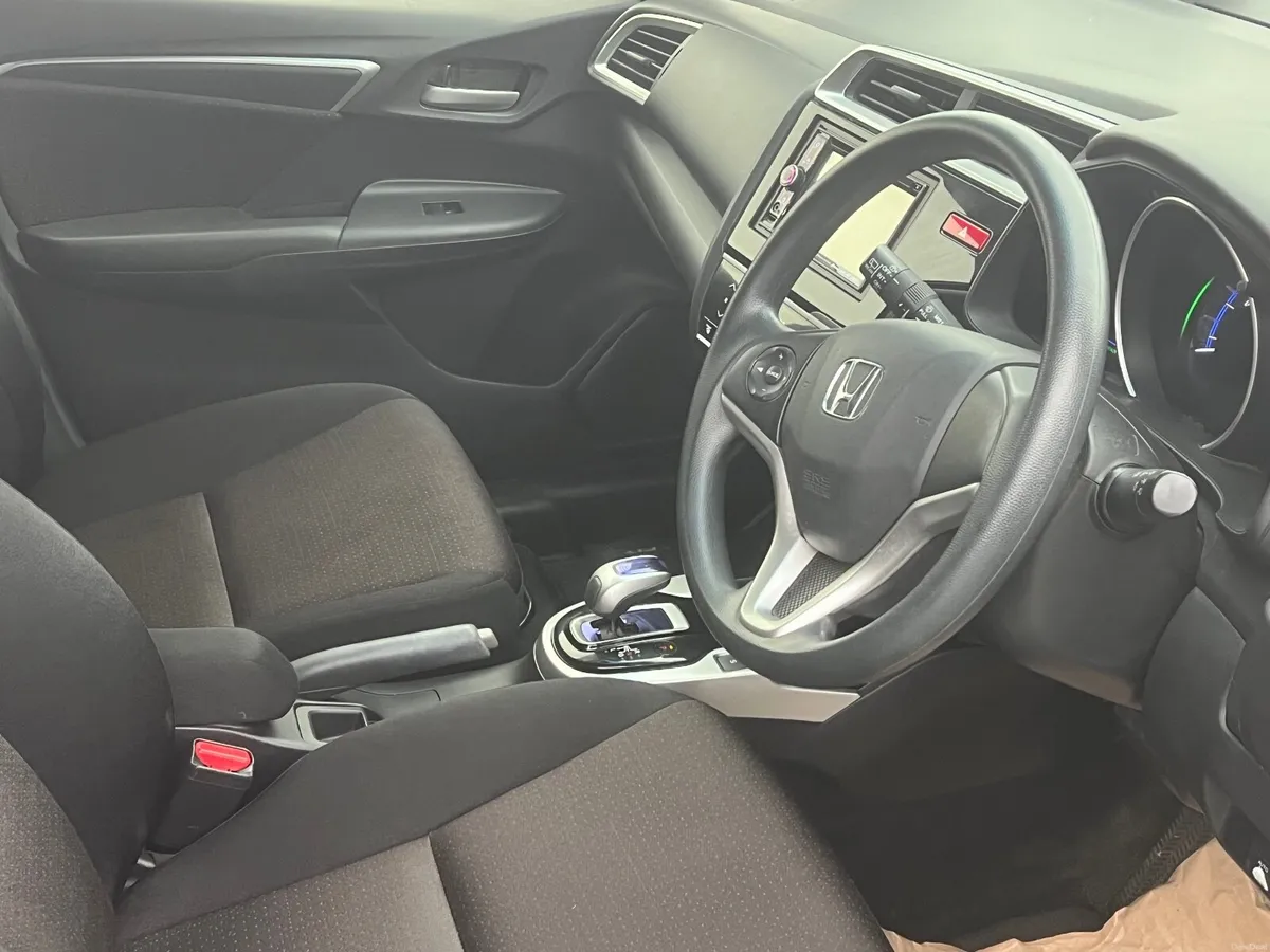 Honda Fit 2016 - Image 6